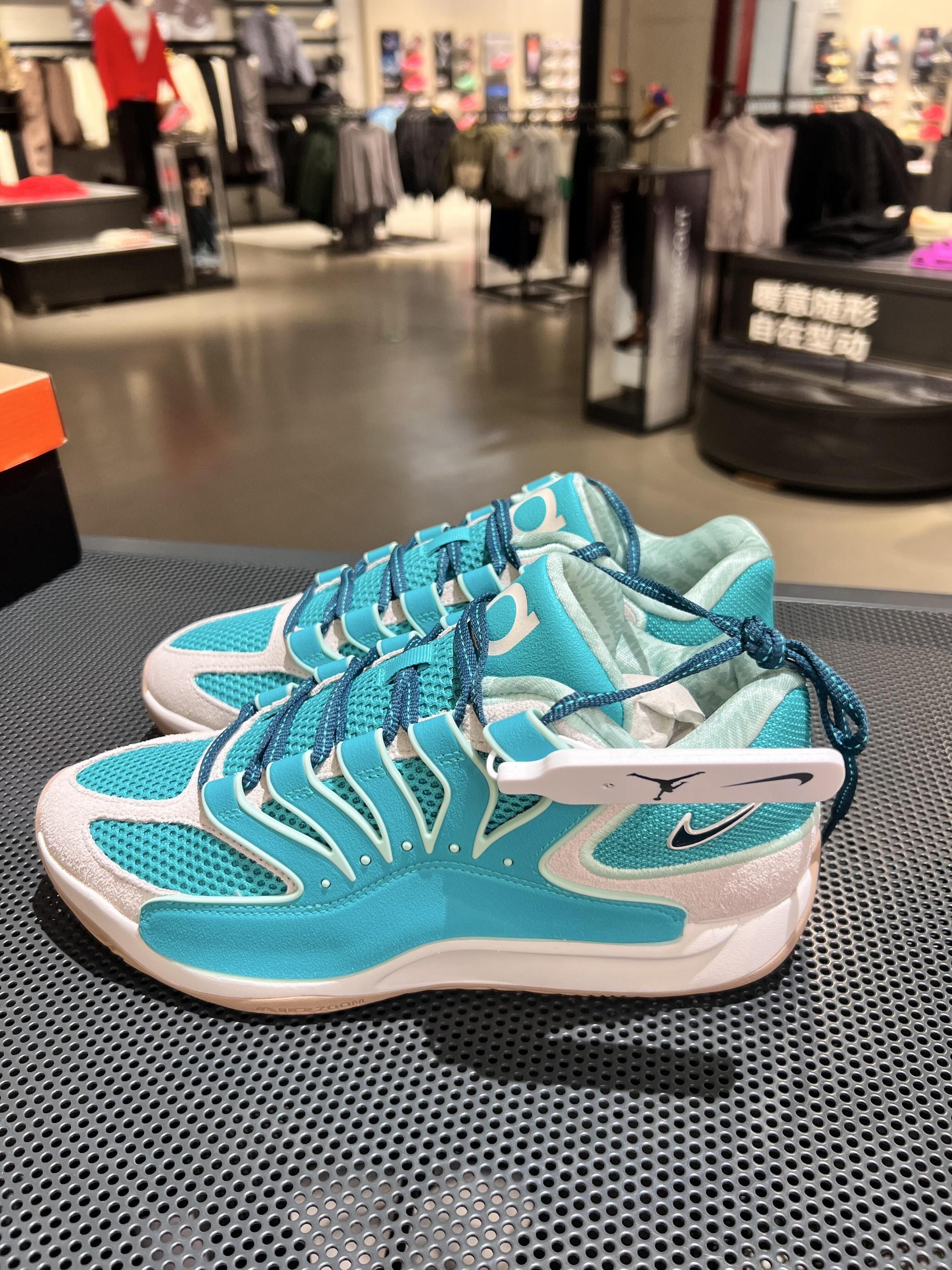 这双「薄荷冰感球鞋」,是把夏天的风踩在了脚下